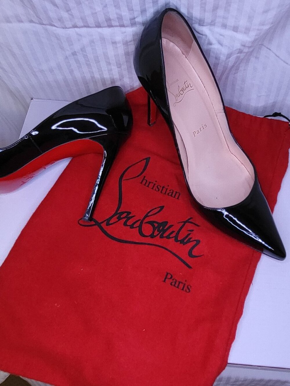 Christian Louboutin Black Patent Leather Pumps EU 38 Classic Red Sole Stiletto